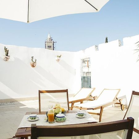 Palazzo Bianchi Domus Holidays Trani Exterior foto