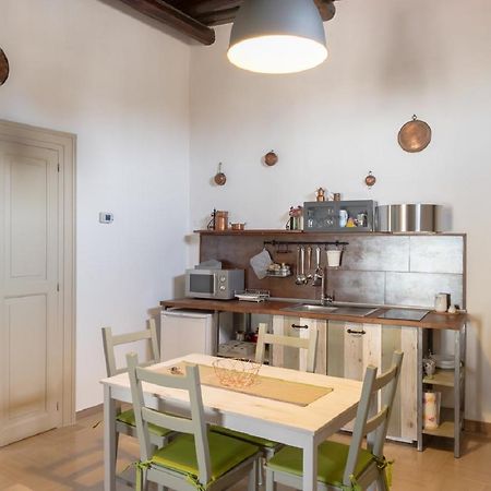 Palazzo Bianchi Domus Holidays Trani Exterior foto
