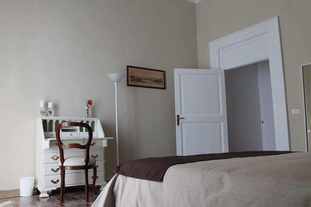 Palazzo Bianchi Domus Holidays Trani Exterior foto