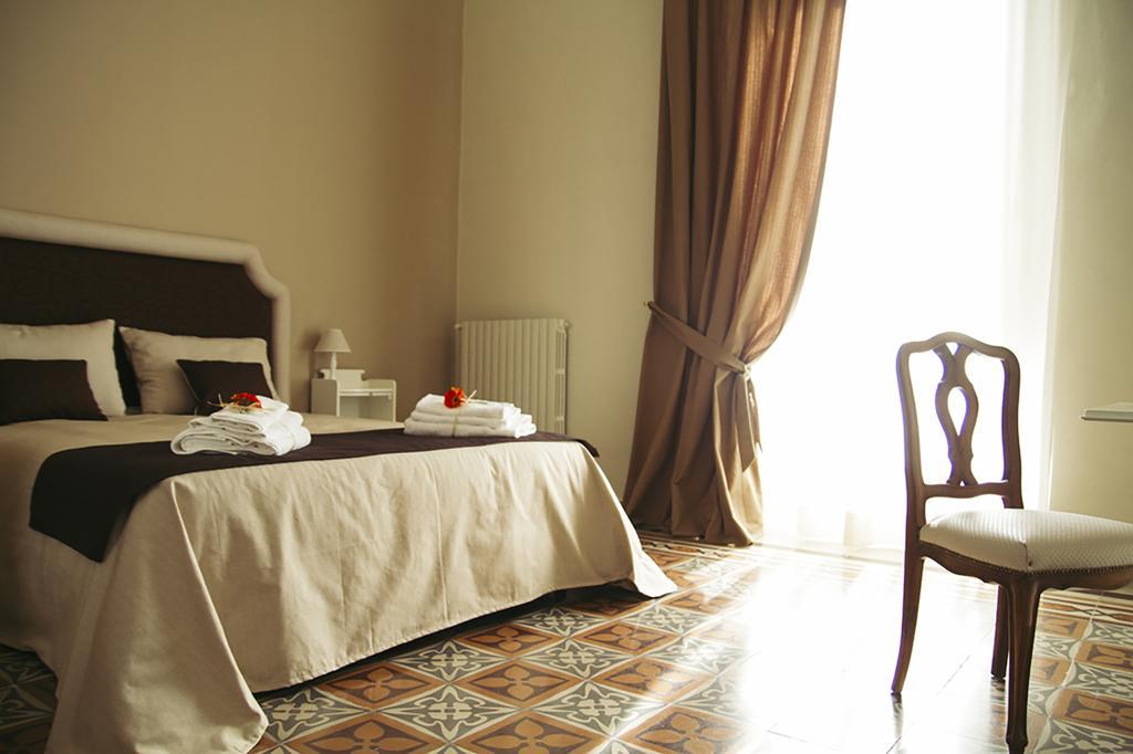 Palazzo Bianchi Domus Holidays Trani Exterior foto