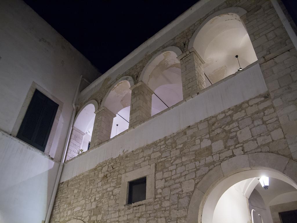 Palazzo Bianchi Domus Holidays Trani Exterior foto