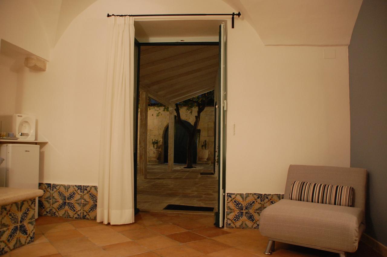 Palazzo Bianchi Domus Holidays Trani Exterior foto