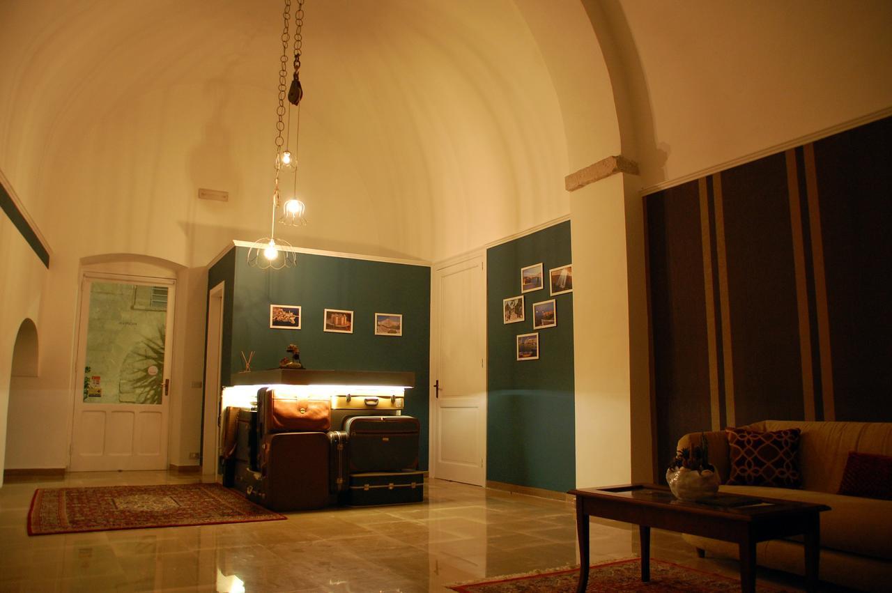 Palazzo Bianchi Domus Holidays Trani Exterior foto
