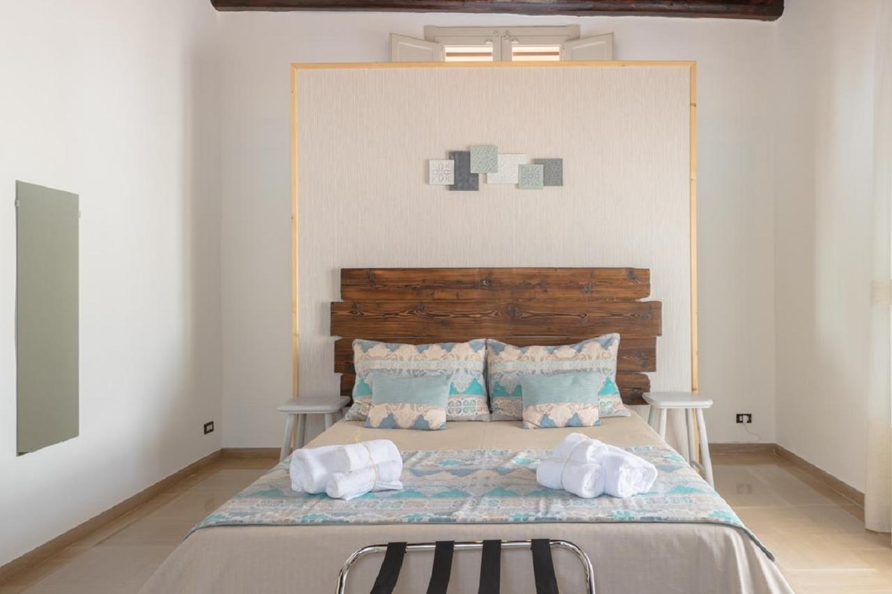 Palazzo Bianchi Domus Holidays Trani Exterior foto